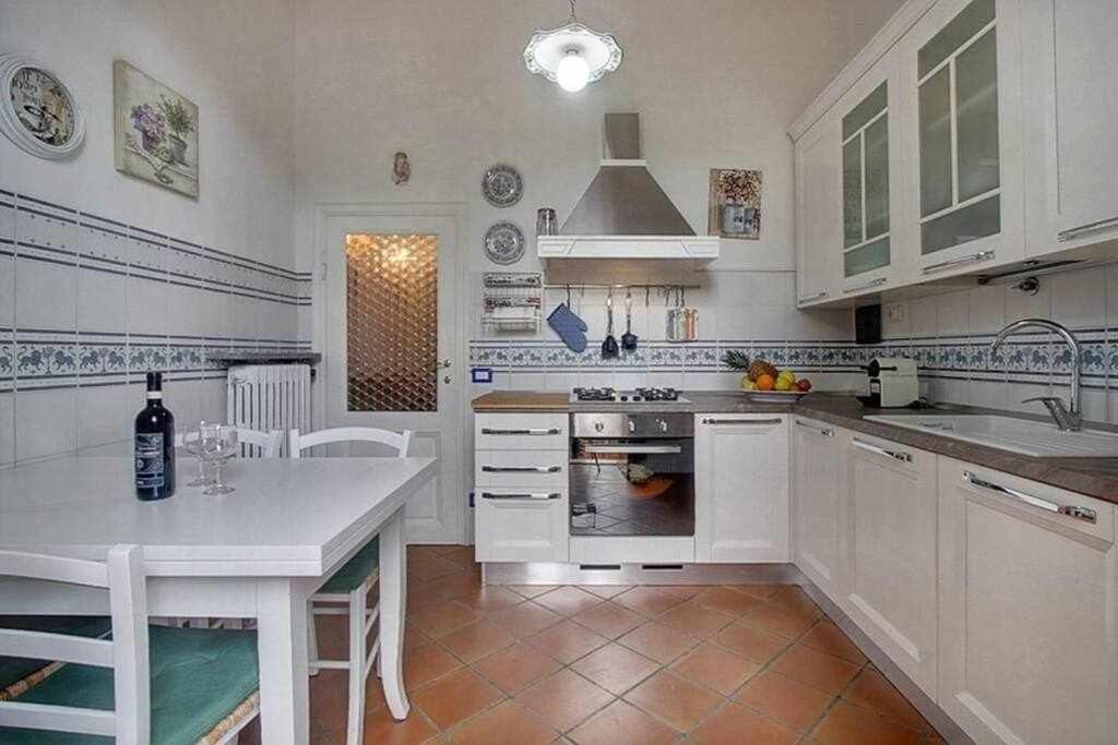 شقة Santa Croce Elegant With Garage فلورنس المظهر الخارجي الصورة