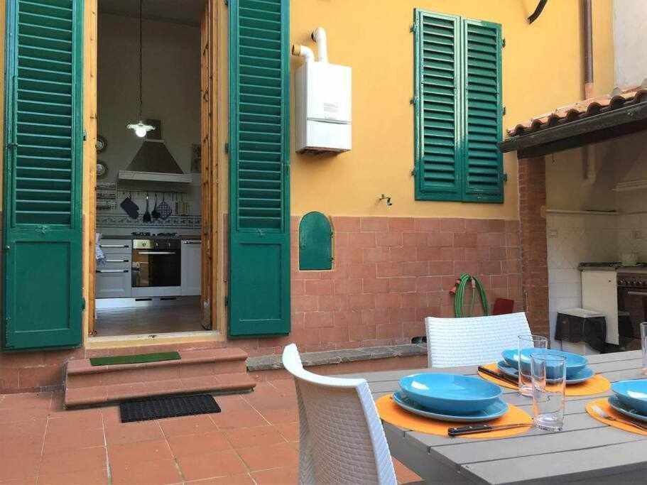 شقة Santa Croce Elegant With Garage فلورنس المظهر الخارجي الصورة